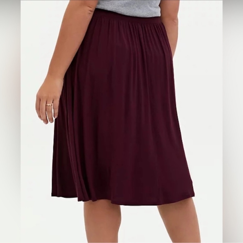 Torrid Midi Super Soft Button-Front
Burgundy Purple Wine Maroon Skirt 2X - Picture 3 of 5